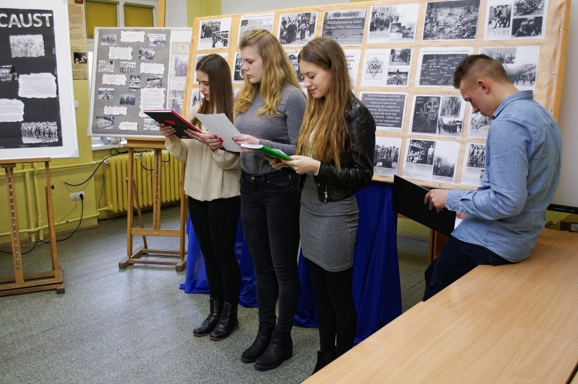 Upamiętnili zagładę dzieci w obozie koncentracyjnym Auschwitz-Birkenau