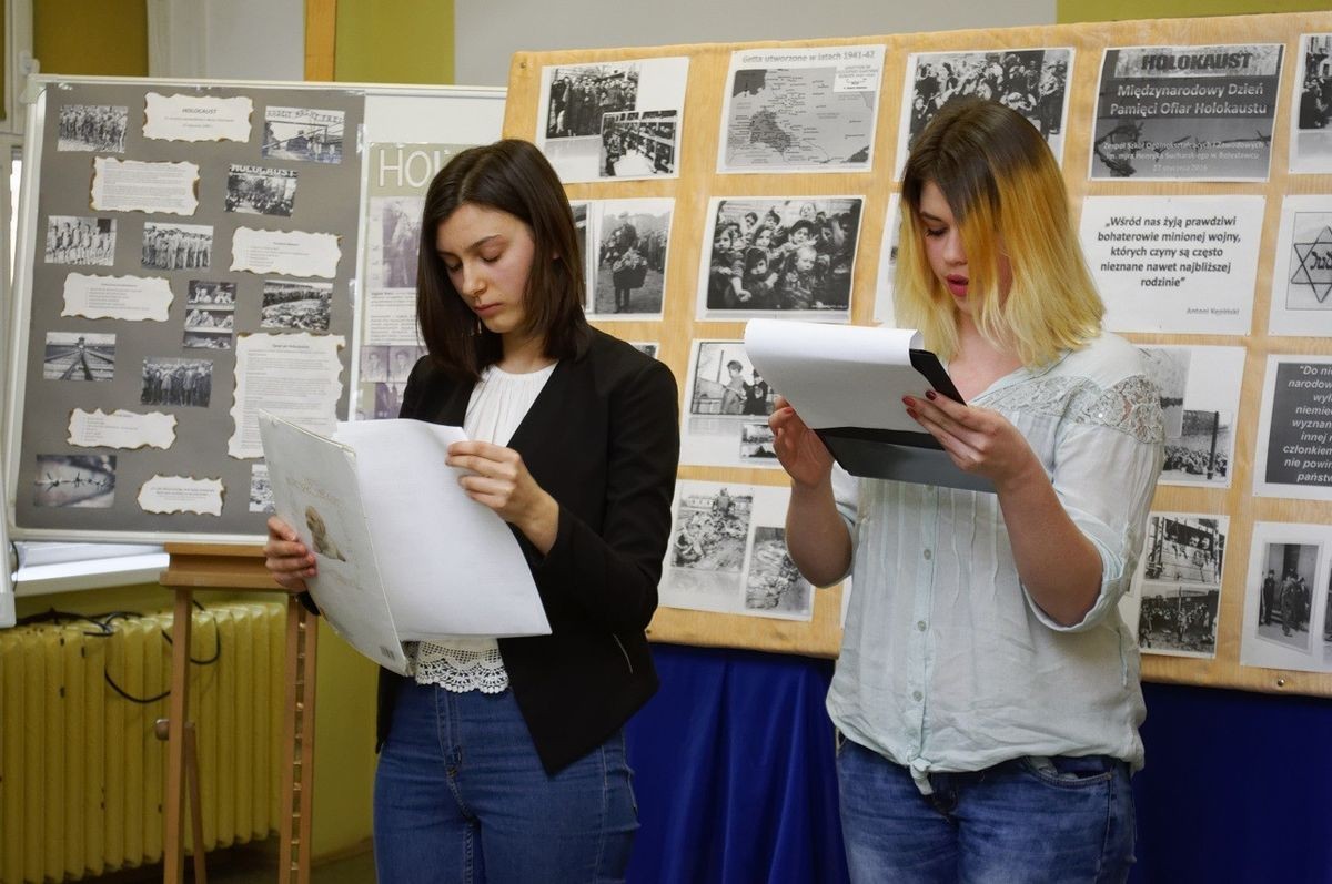 Upamiętnili zagładę dzieci w obozie koncentracyjnym Auschwitz-Birkenau