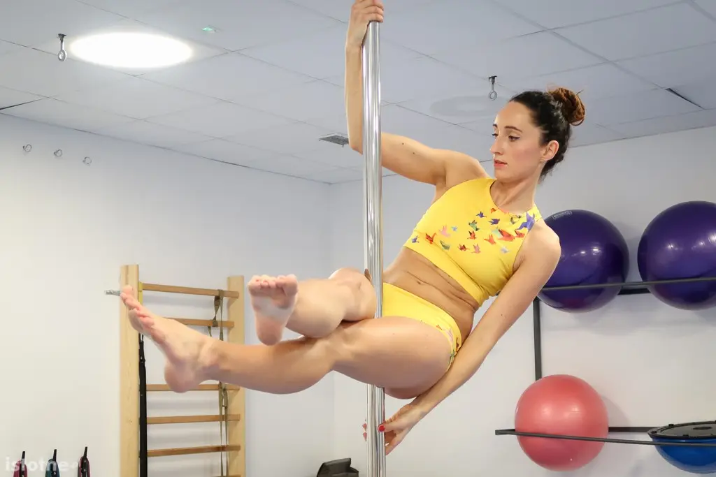 Pole dance: jak w Bolesławcu tańczy się na rurze!