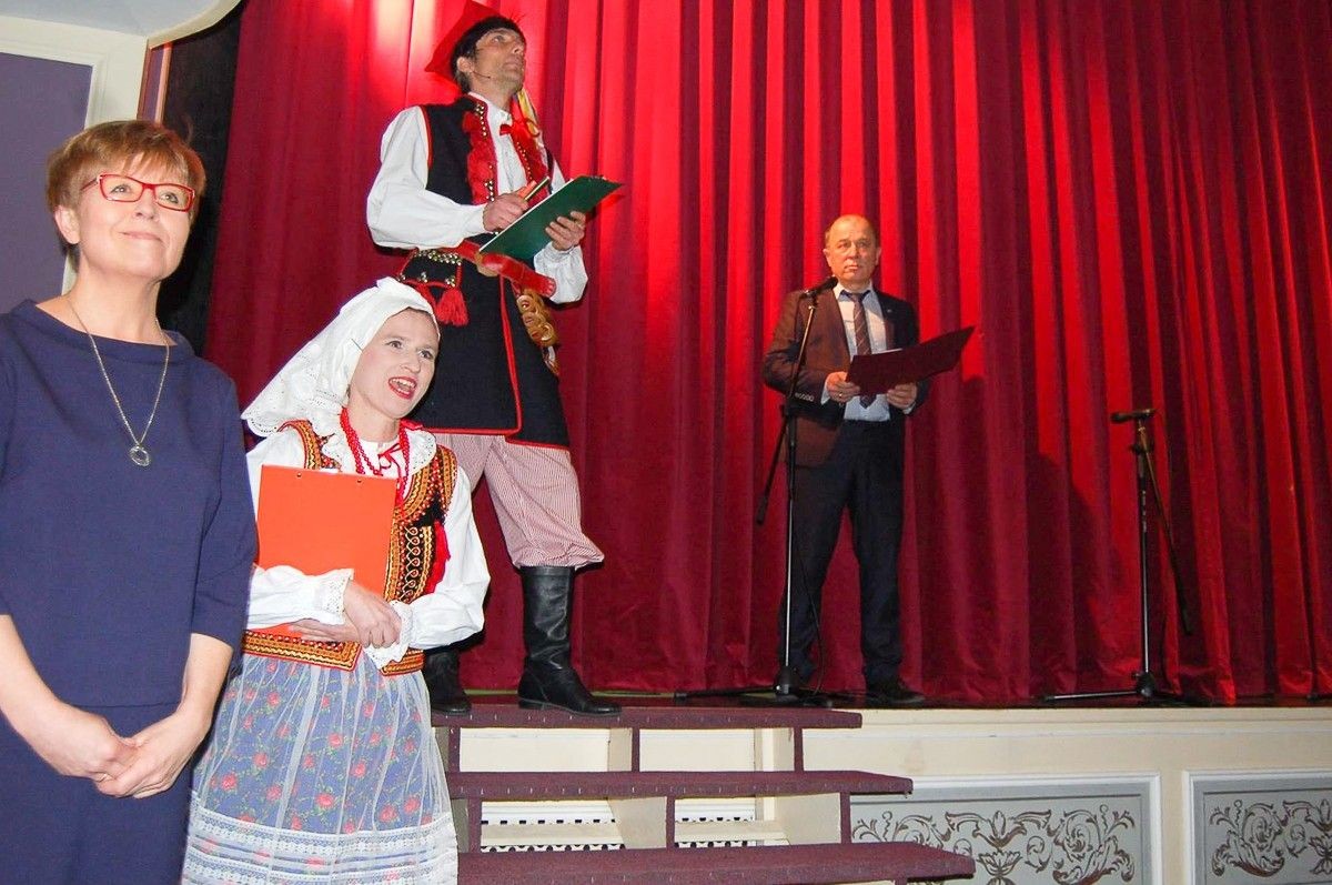 „Szła dzieweczka do laseczka”, czyli Amerykanie poznają naszą kulturę