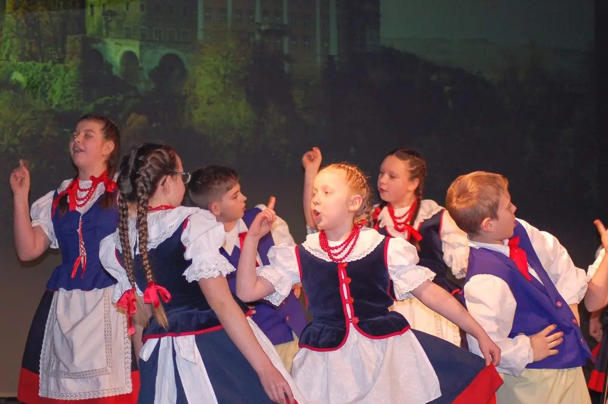 „Szła dzieweczka do laseczka”, czyli Amerykanie poznają naszą kulturę