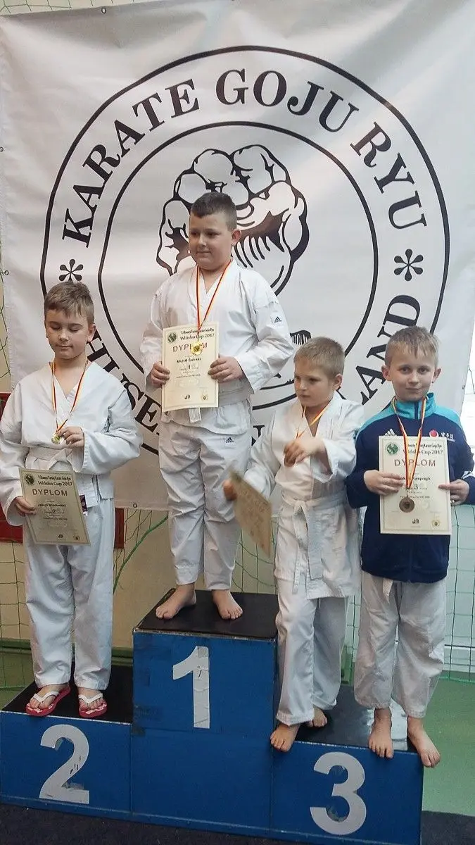 Karatecy TOP Bolesławiec z 10 medalami