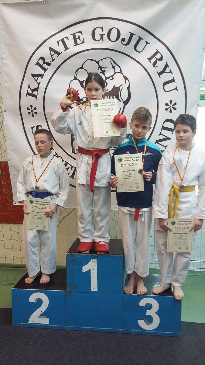 Karatecy TOP Bolesławiec z 10 medalami