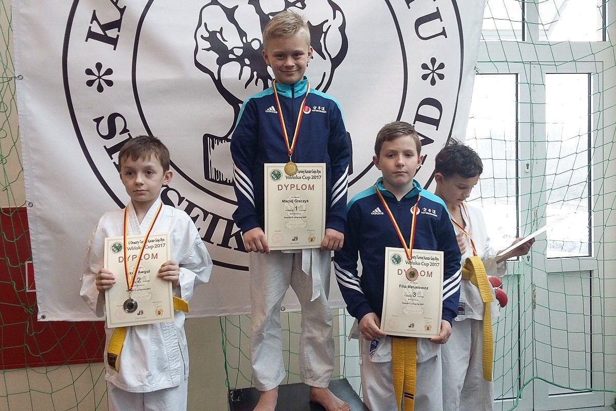 Karatecy TOP Bolesławiec z 10 medalami