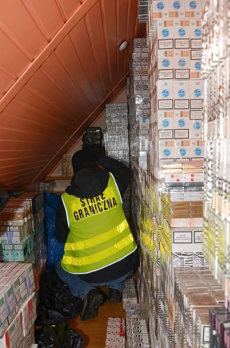 Przechwycili ogromne ilości nielegalnego towaru. Całość warta ponad 1,3 mln zł!