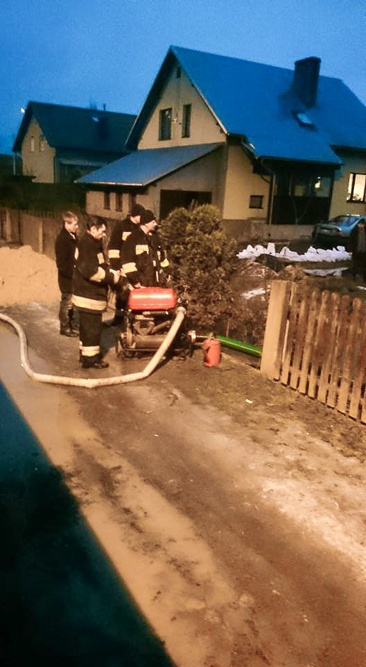 Podtopienia w Krzyżowej i w Dobrej