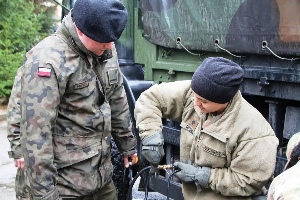 10 Brygada Kawalerii Pancernej i żołnierze US Army w Tłusty Czwartek: po szkoleniu pączki
