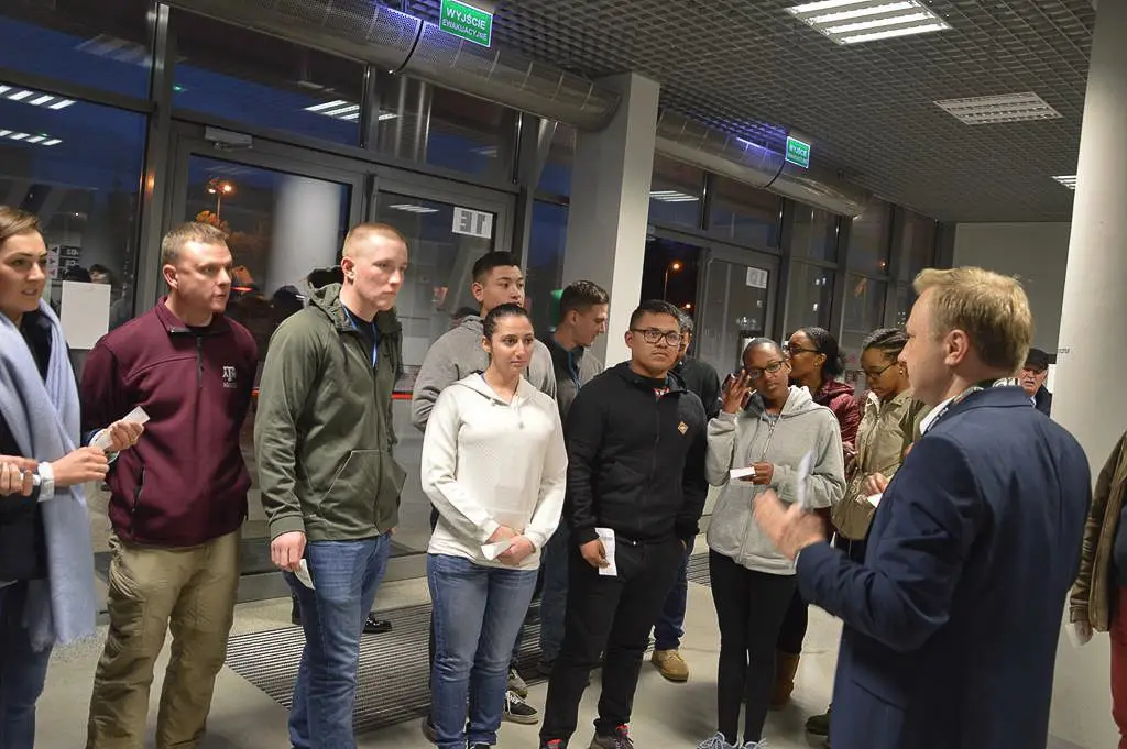 Amerykańscy żołnierze na meczu Turowa