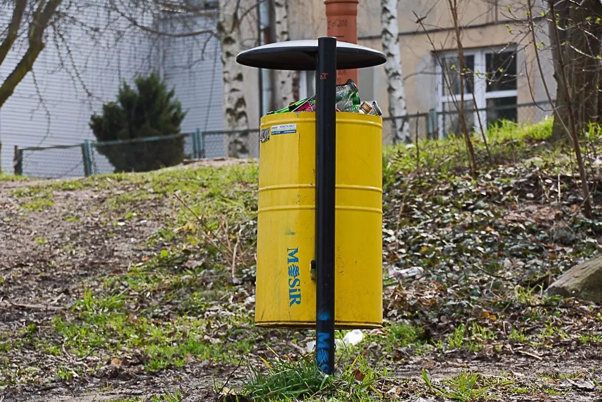 Urządzają pijatyki pod mostem na Mostowej
