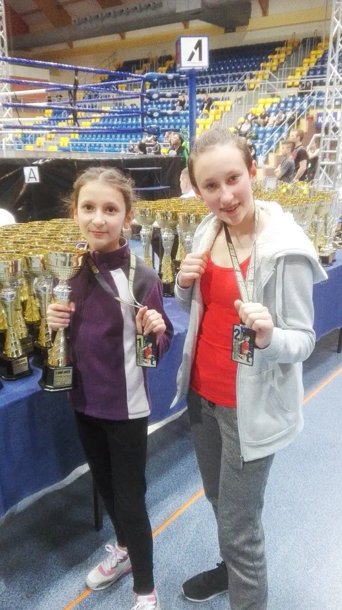 Siostry-gladiatorki ze złotem i srebrem Mistrzostw Polski Muaythai