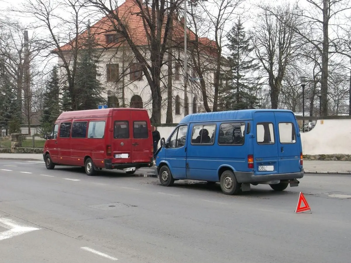 Zderzenie trzech samochodów koło prokuratury