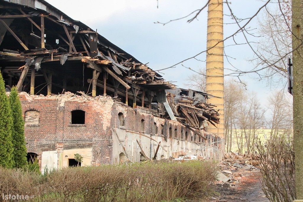 Rozbiórka zakładów ceramicznych w Bolesławcu