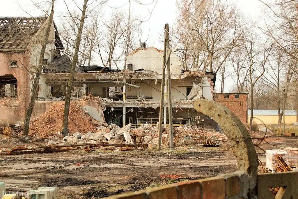 Rozbiórka zakładów ceramicznych w Bolesławcu