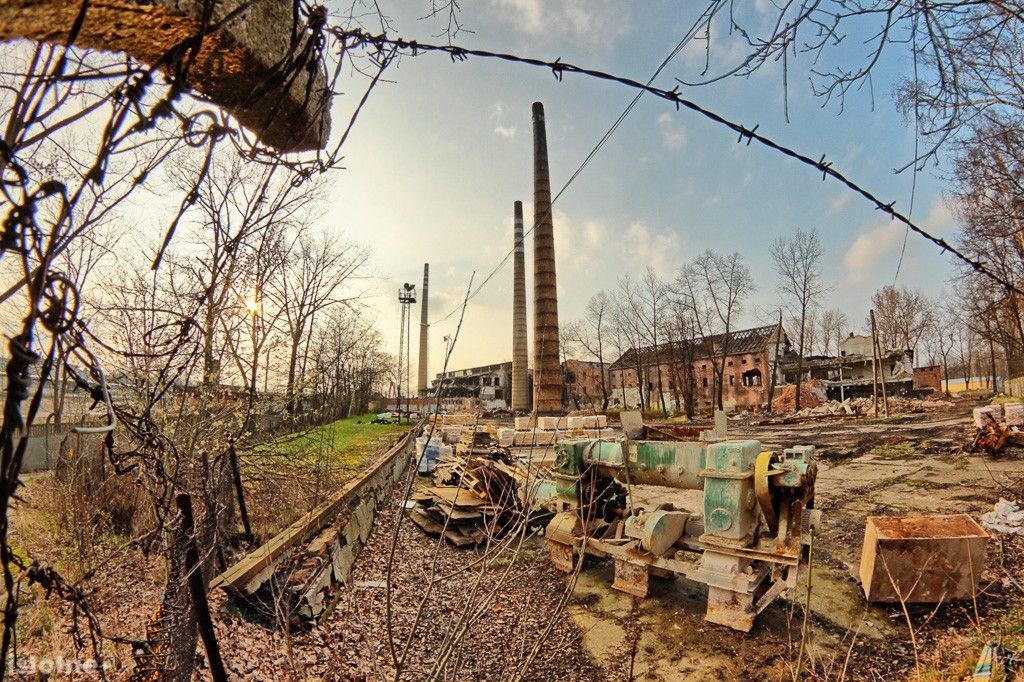 Rozbiórka zakładów ceramicznych w Bolesławcu