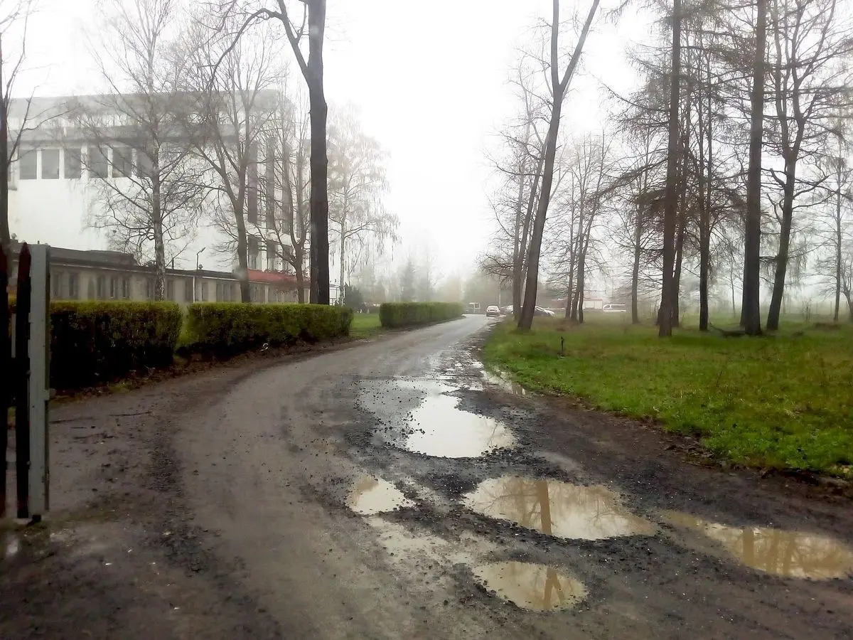 Pożar w Iwinach – ewakuowano 23 osoby, dwie są ranne