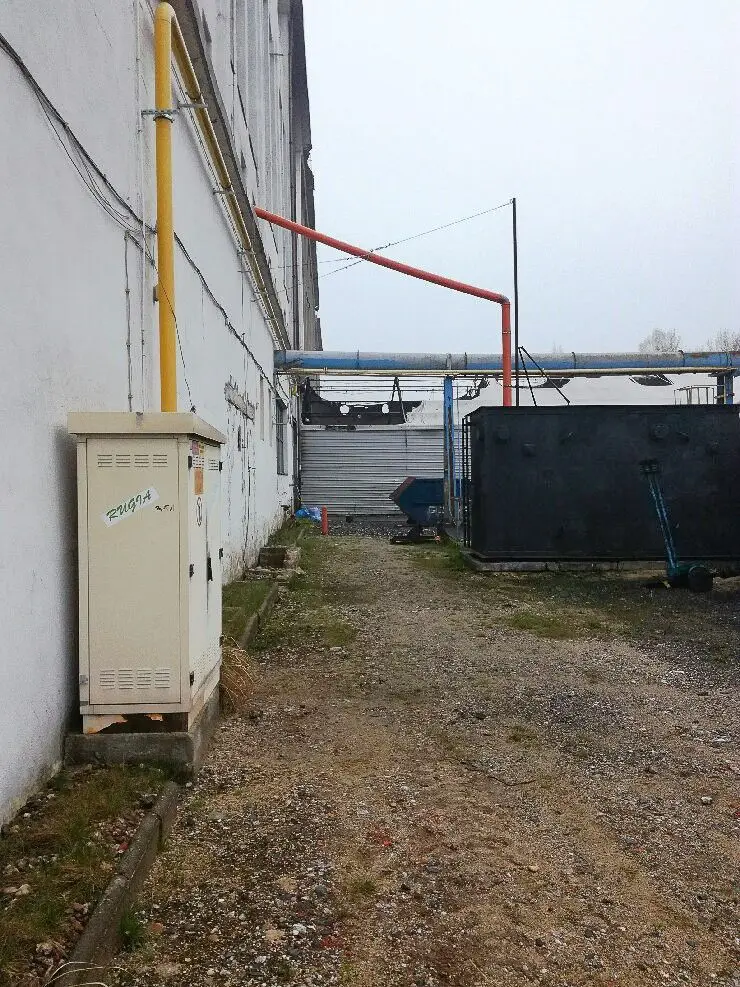 Pożar w Iwinach – ewakuowano 23 osoby, dwie są mocno poparzone