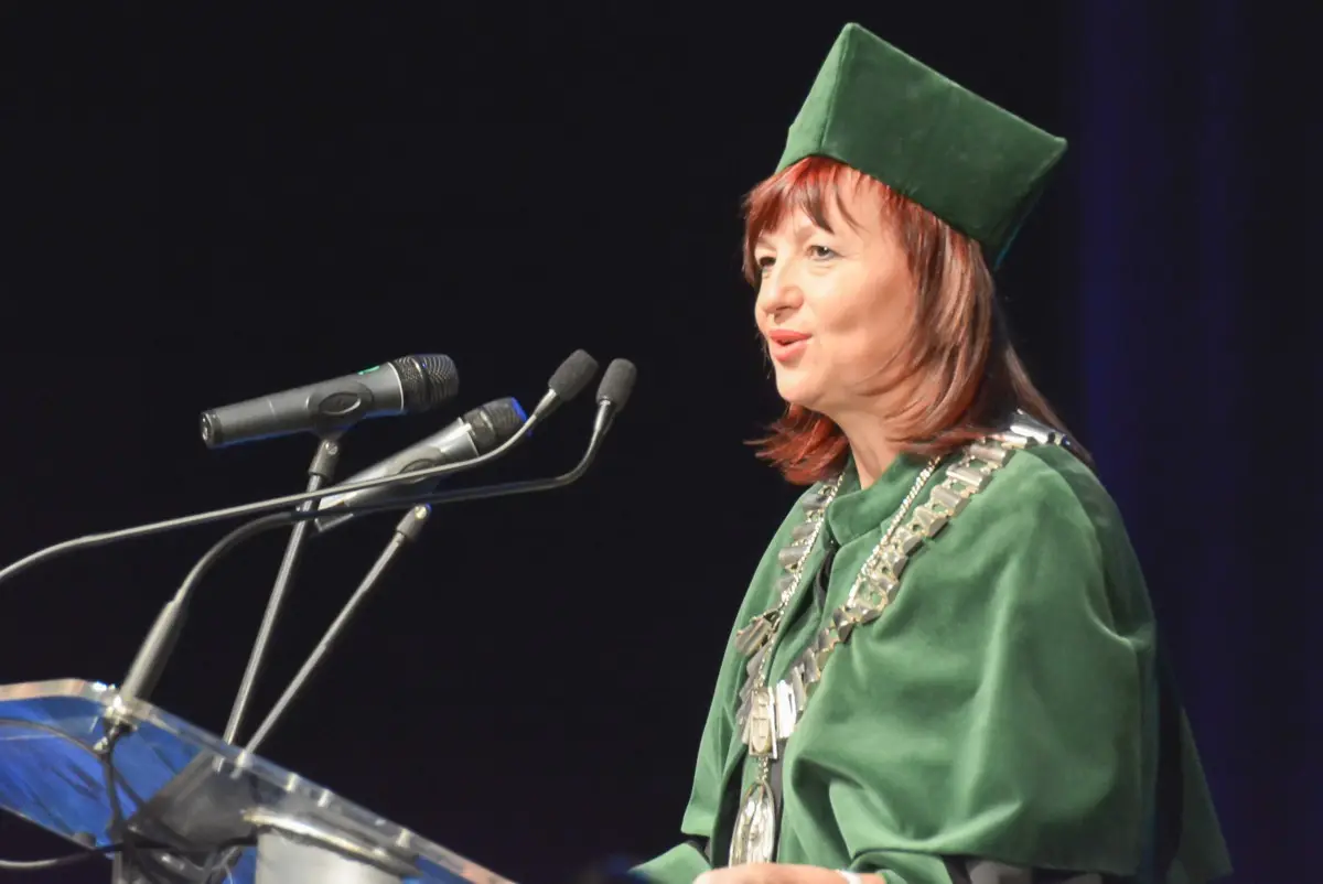 Wielu przyjaciół na uroczystości z okazji 10-lecia Uniwersytetu Trzeciego Wieku w Bolesławcu