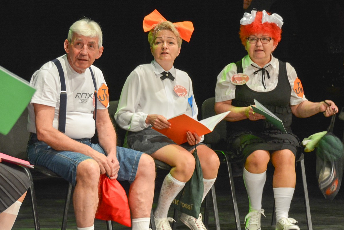 Wielu przyjaciół na uroczystości z okazji 10-lecia Uniwersytetu Trzeciego Wieku w Bolesławcu