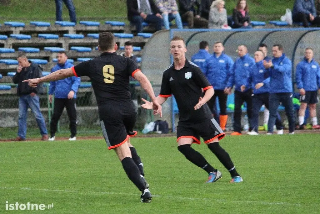 BKS wygrał z Chrobrym Nowogrodziec 2:0
