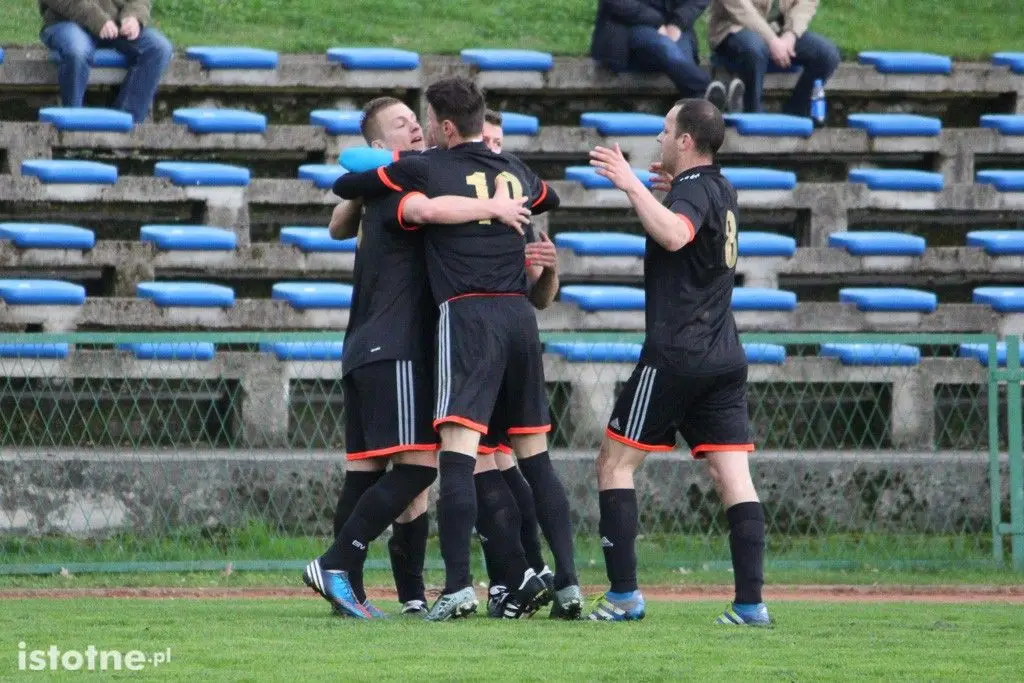 BKS wygrał z Chrobrym Nowogrodziec 2:0