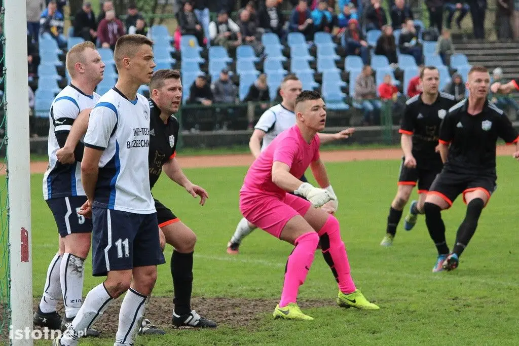 BKS wygrał z Chrobrym Nowogrodziec 2:0