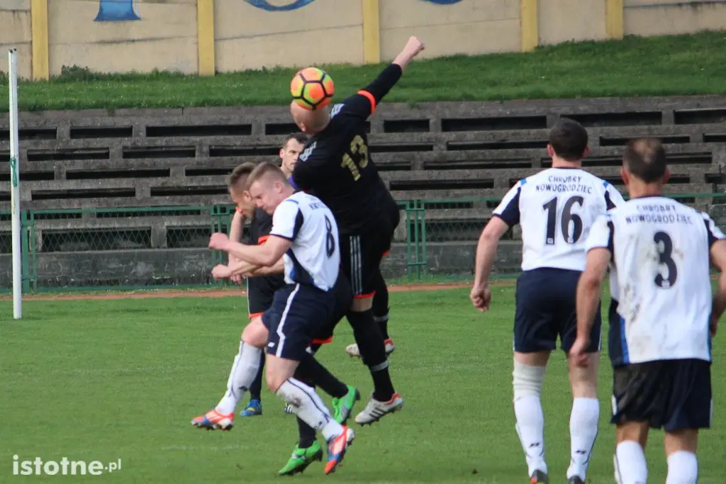 BKS wygrał z Chrobrym Nowogrodziec 2:0