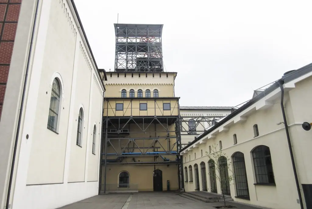 Największa w historii przekrojowa wystawa bolesławieckiego pleneru w Starej Kopalni w Wałbrzychu