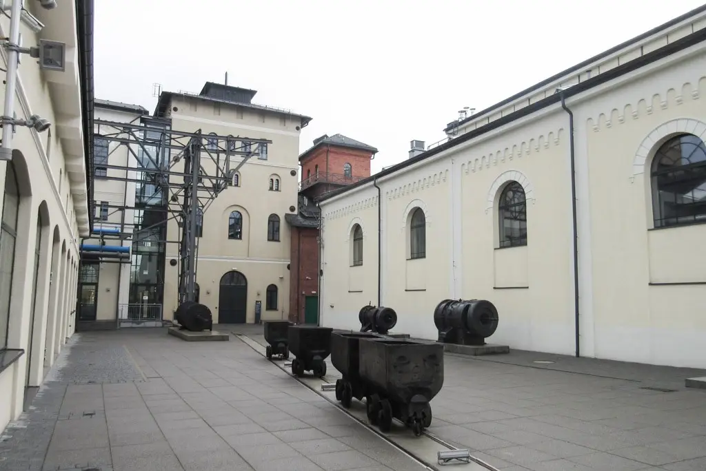 Największa w historii przekrojowa wystawa bolesławieckiego pleneru w Starej Kopalni w Wałbrzychu