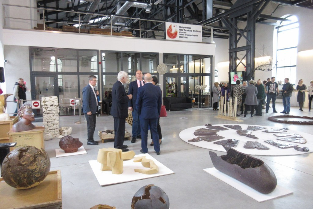 Największa w historii przekrojowa wystawa bolesławieckiego pleneru w Starej Kopalni w Wałbrzychu