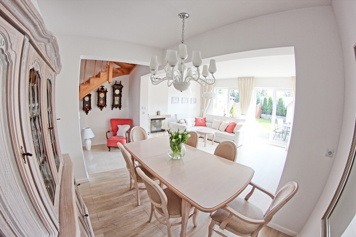 Mieszkanko skąpane w bieli – tak się mieszka w Bolesławcu