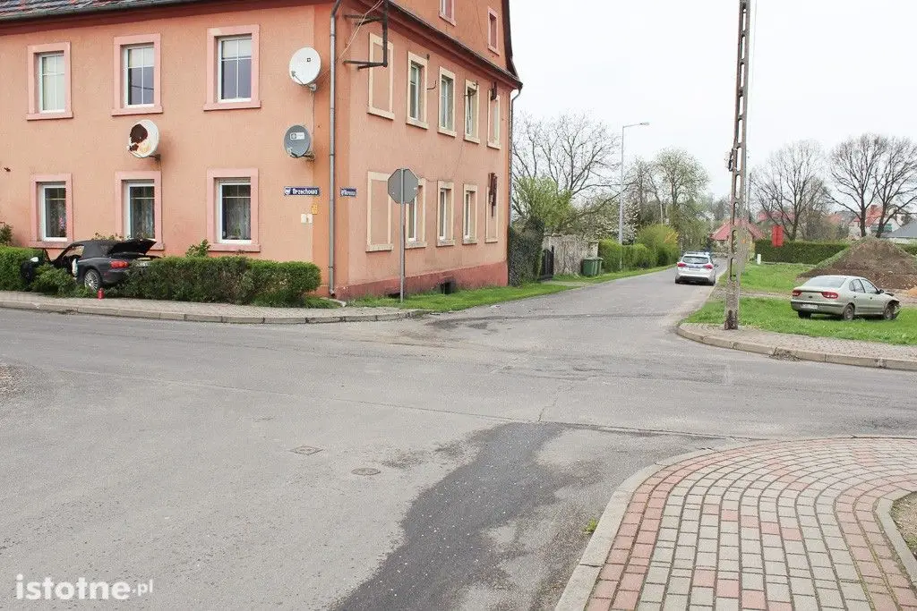Zderzenie Mazdy z Renault w Kruszynie – jedna osoba ranna