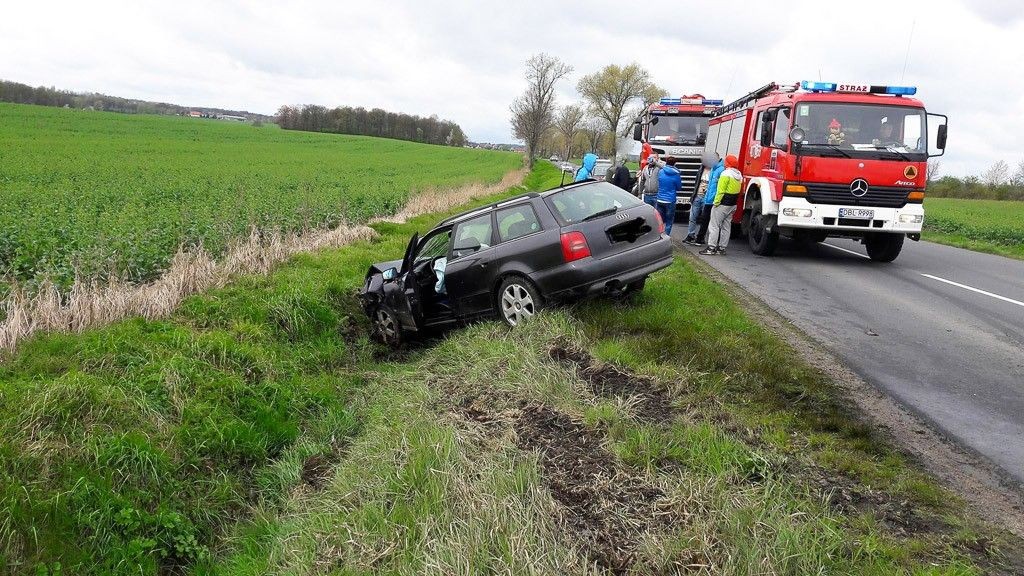 Wypadek pod Iwinami. Dwie osoby ranne