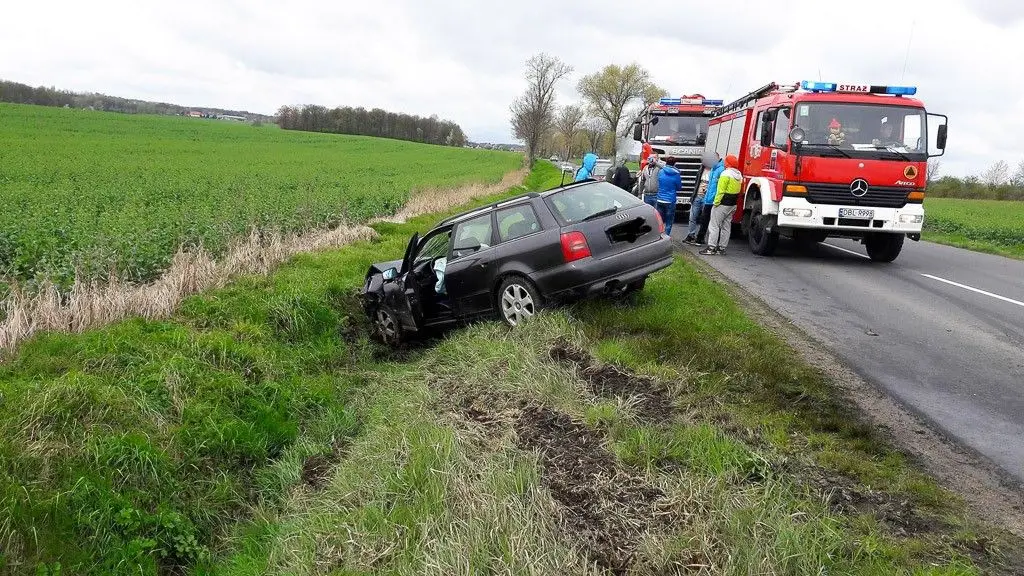 Wypadek pod Iwinami. Dwie osoby ranne