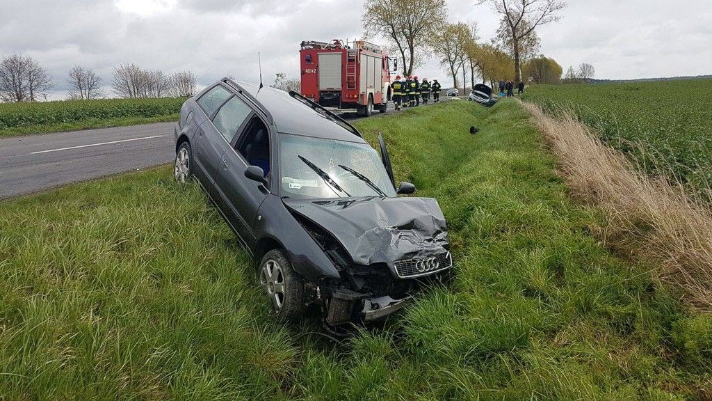 Wypadek pod Iwinami. Dwie osoby ranne