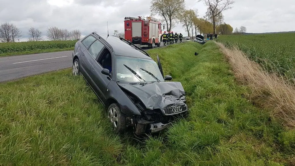 Wypadek pod Iwinami. Dwie osoby ranne