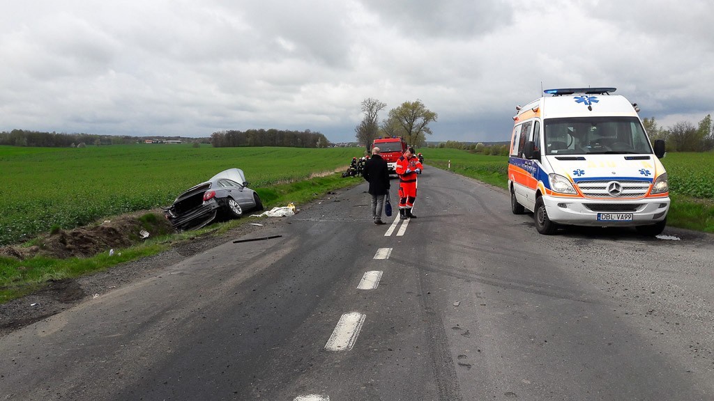 Wypadek pod Iwinami. Dwie osoby ranne