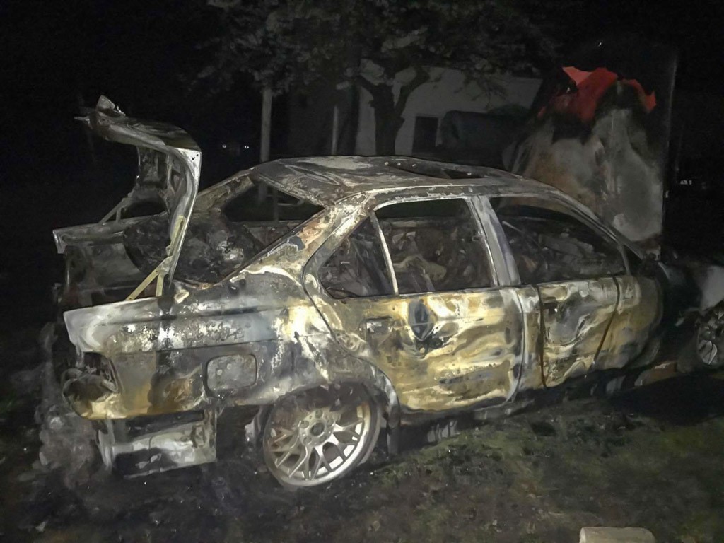 Wandale spalili mu jego ukochane BMW