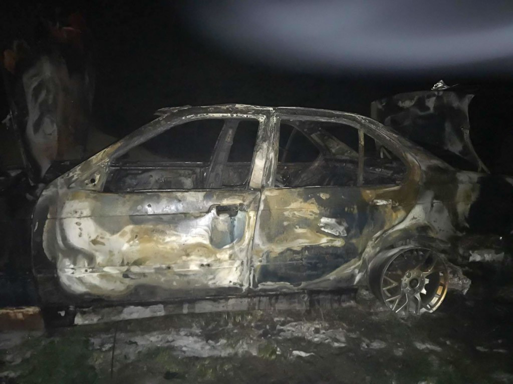 Wandale spalili mu jego ukochane BMW