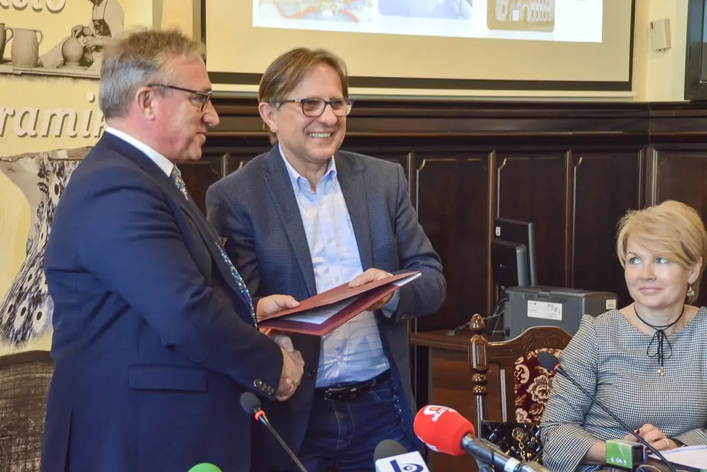 Centrum Wiedzy w Bolesławcu. Podpisanie umowy