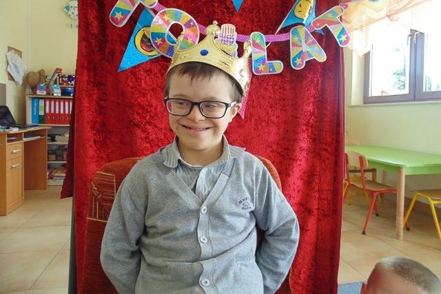 Fantastyczny odzew na akcję! Setki kartek i paczek dla wyjątkowego chłopca