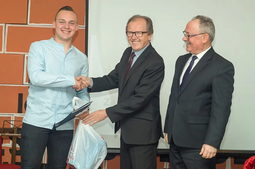 Pożegnanie maturzystów z „Budowlanki”
