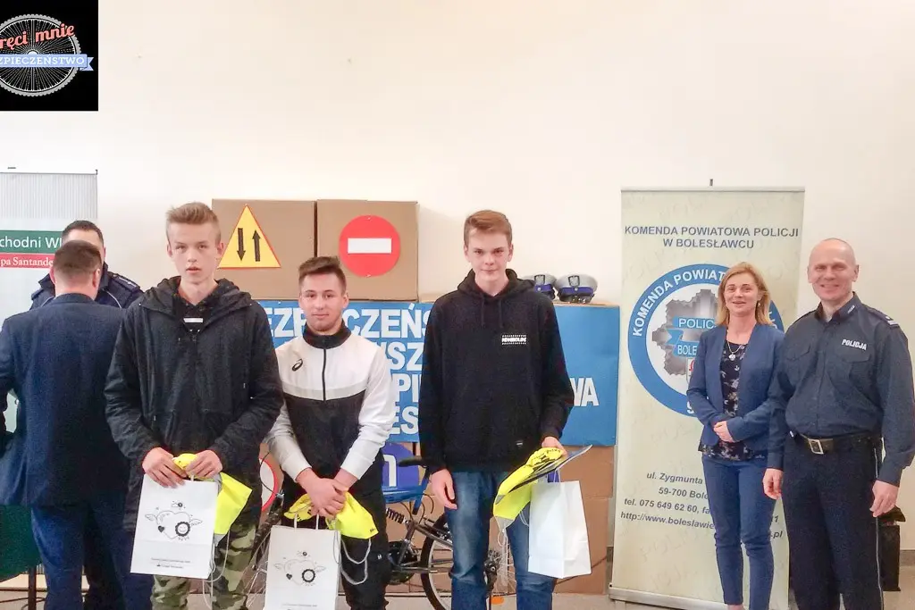 „Dwójka” i SP Żeliszów najlepsze w Turnieju Wiedzy o Bezpieczeństwie w Ruchu Drogowym