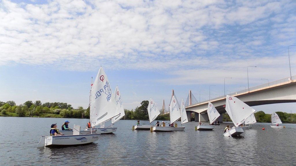 Młodzi żeglarze z Bolesławca rozpoczęli starty w regatach. Z sukcesami!