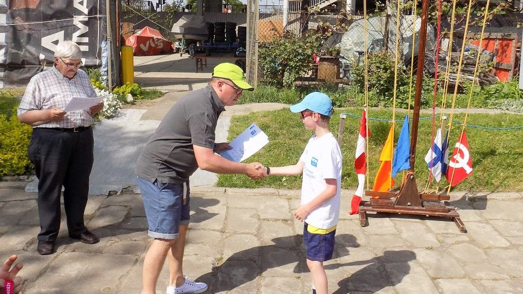 Młodzi żeglarze z Bolesławca rozpoczęli starty w regatach. Z sukcesami!