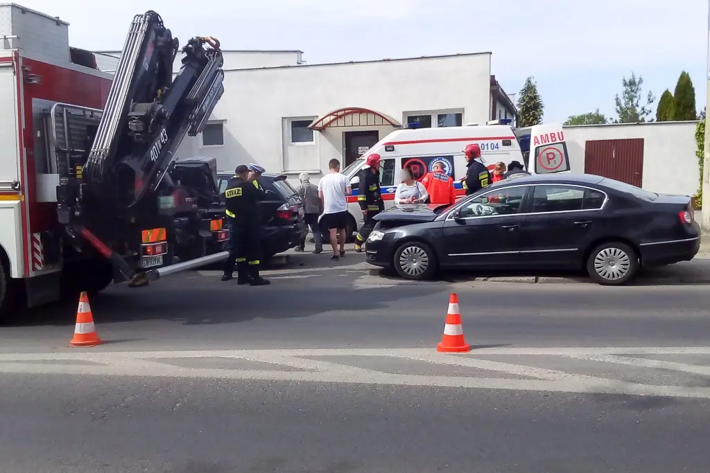 Kolizja na krzyżowce Masarska–Zgorzelecka. 2 osoby ranne