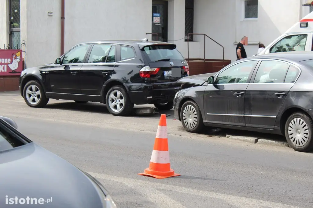 Kolizja na krzyżowce Masarska–Zgorzelecka. 2 osoby ranne