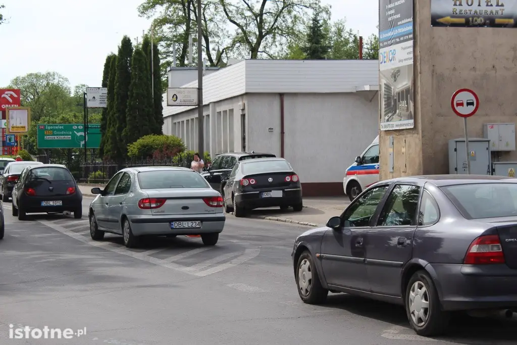 Kolizja na krzyżowce Masarska–Zgorzelecka. 2 osoby ranne