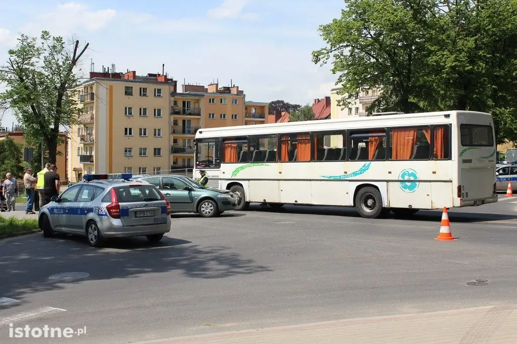 Trzy pojazdy zderzyły się na skrzyżowaniu Podgórnej, Tyrankiewiczów i Zygmunta Augusta