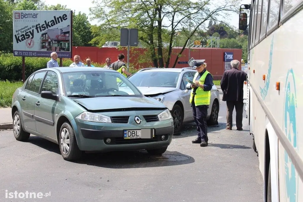 Trzy pojazdy zderzyły się na skrzyżowaniu Podgórnej, Tyrankiewiczów i Zygmunta Augusta