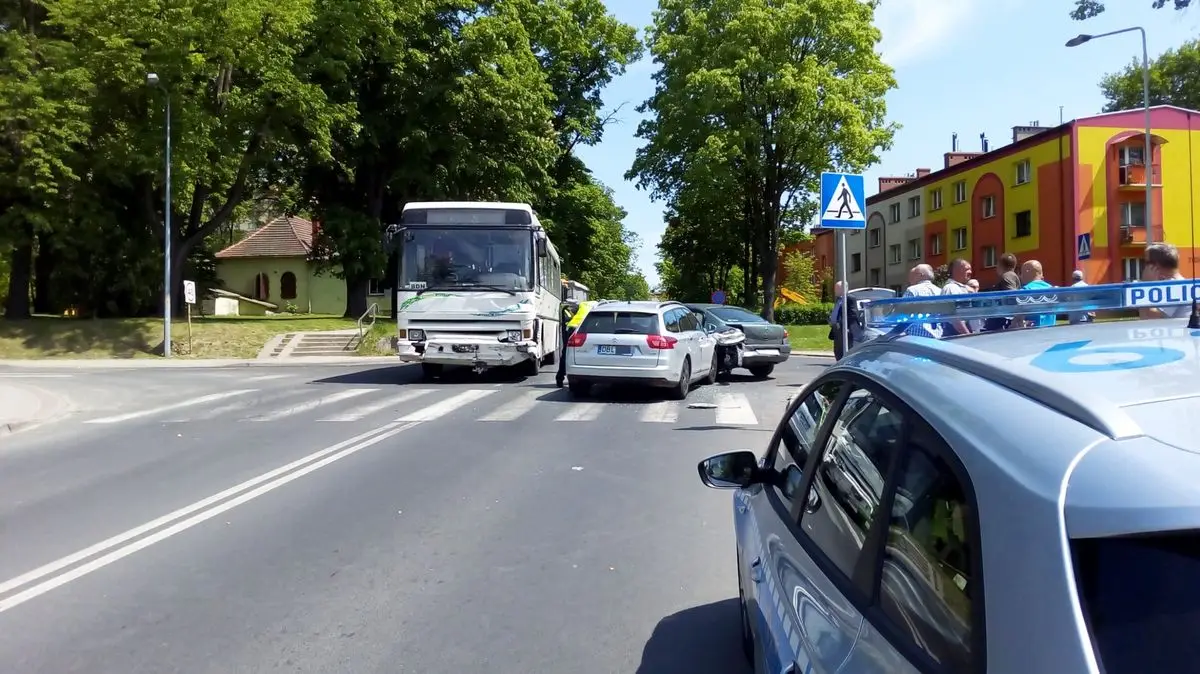 Trzy pojazdy zderzyły się na skrzyżowaniu Podgórnej, Tyrankiewiczów i Zygmunta Augusta